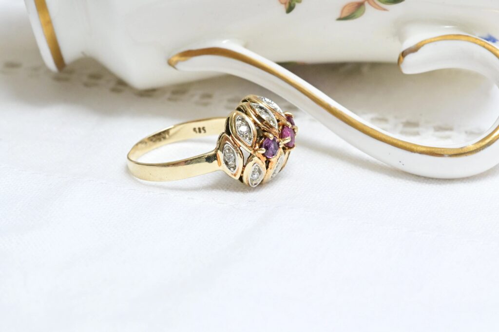 Anillos vintage: las mejores opciones para adquirir joyas únicas