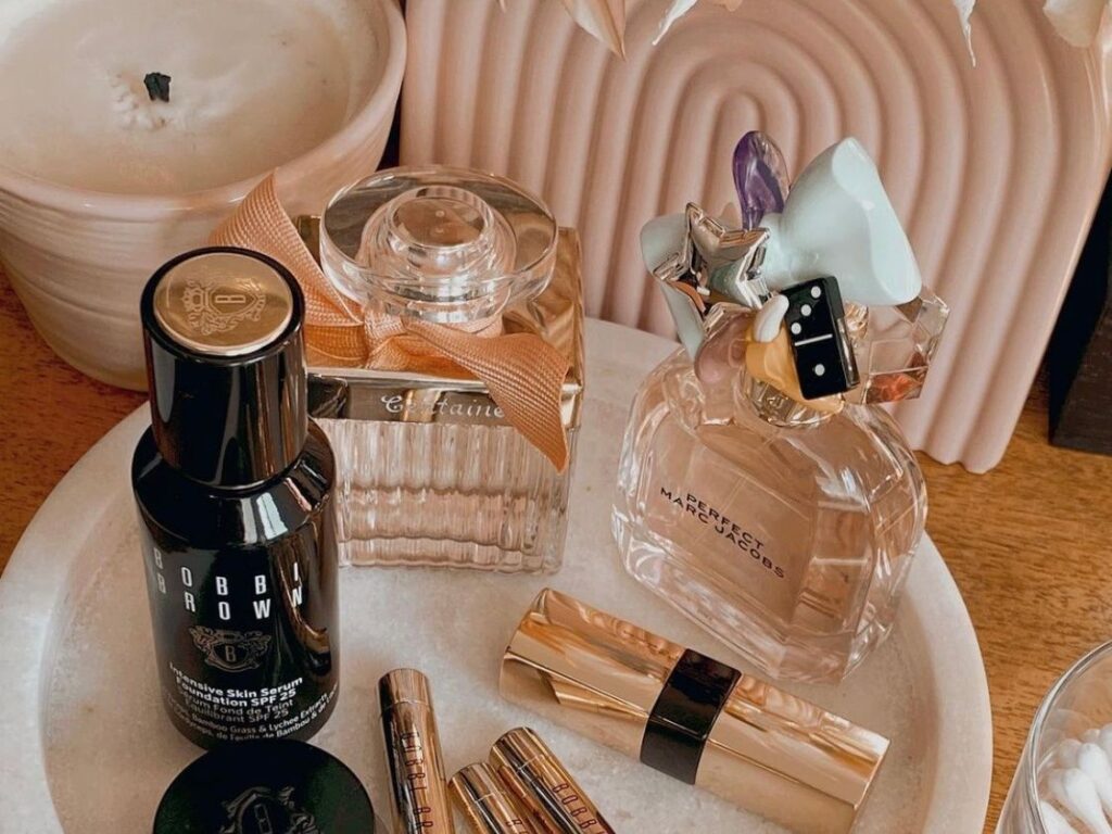 Fragancias nocturnas ideales para mujeres mayores de 60