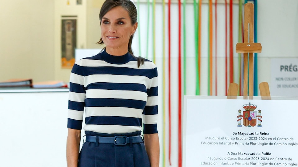 Letizia inicia el curso escolar con un look elegante y cómodo