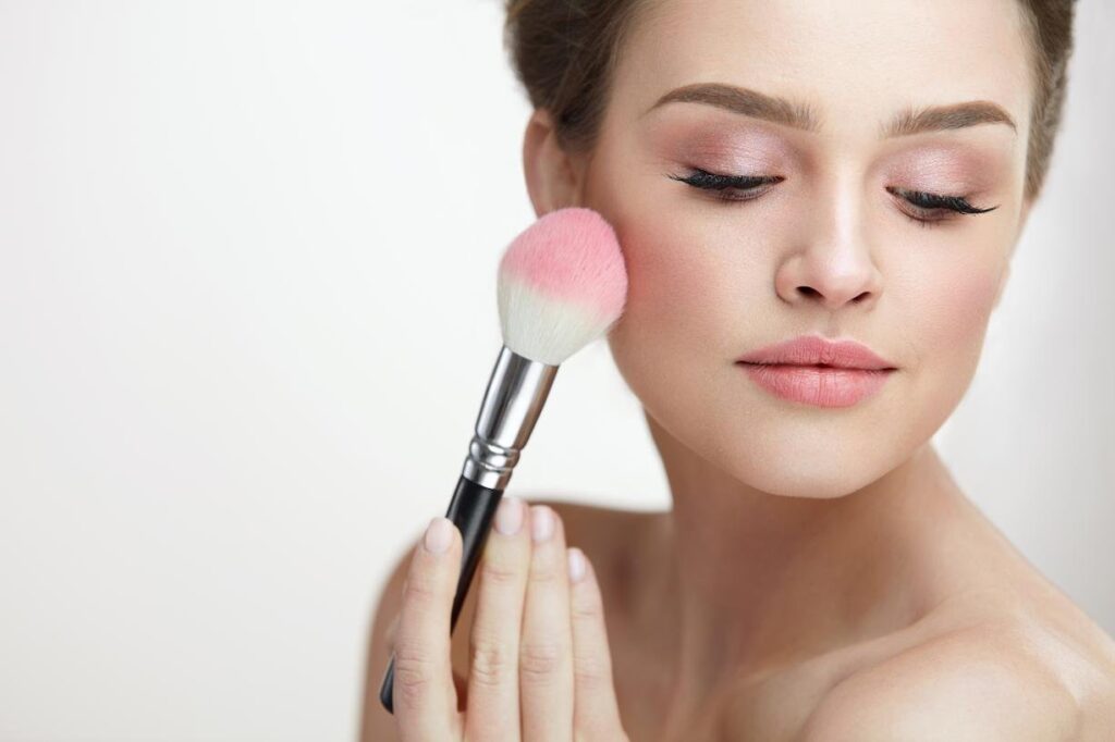 Coloretes ideales para un rostro radiante al instante