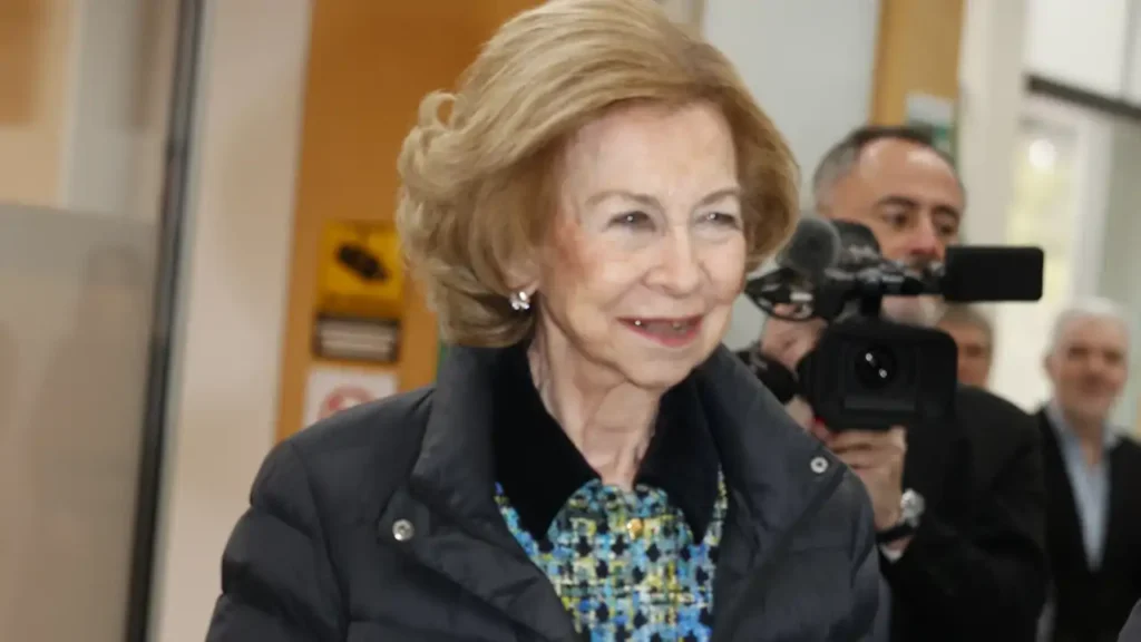 El Elegante Y Cálido Estilo De La Reina Sofía En Burgos